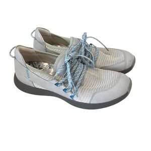 TRAQ By Algeria Women’s 40 Snow Drift Smart Walking Shoe Athletic Gym Outdoor